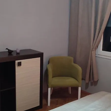 Denny, Apartman *